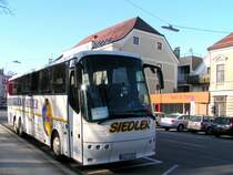 BOVA der Fa. Siedler, welche im Auftrag von E.Baumeister fhrt, hat soeben am Sylvestertag eine Reisegruppe in Ried i.I. abgesetzt.; 081231