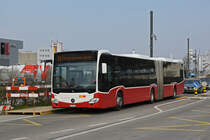Wärend der Grossbaustelle zwischen Muttenz und Pratteln werden Busse aus Wien als Tram Ersatz auf der Linie 14 eingesetzt. Hier bedient der Mercedes Citaro 99 die Haltestelle Lachmatt. Die Aufnahme stammt vom 28.03.2020.
