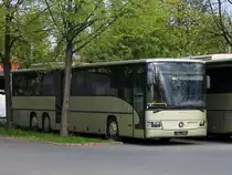 Graz. Einer der letzten Integro L wartet gemeinsam mit Brüdern auf den Verkauf. Bis dahin warten die Busse in der Verkehrsstelle Hohenstaufengasse. 