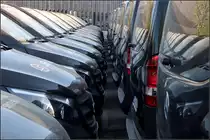 Abgestellt -

Aufgrund der Corona-Krise wohl nichts zu tun gibt es für die Mercedes-Benz Vito-Tourer der Firma Schlienz.

Aufgenommen vom Grünstreifen neben der Straße in Kernen-Rommelshausen.

21.04.2020 (M)