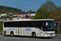 VK 1270 Setra S 415 UL von Voyages Koob, macht eine kurze Pause am Bahnhof in Wiltz.  08.05.2020