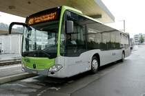 Busland AG MB C2 Ü 109 am 13.5.20 auf dem Bahnhofplatz Huttwil.