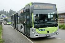 Der MB C2 Euro 5 107 der Busland AG der am 13.5.20 beim Bahnhof Affoltern-Weier steht.