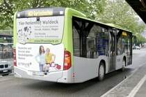 Heckansicht des MB C2 K hybrid der Busland AG am 13.5.20 beim Bhf Burgdorf.