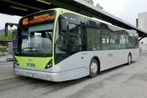 Van Hool A330 54 der Busland AG am 13.5.20 auf dem Bahnhofplatz in Burgdorf.