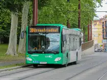 Graz. Wagen 110 fuhr am 20.05.2020 auf der Linie 39, hier am Kaiser-Josef-Platz in unterwegs Richtung Urnenfriedhof.