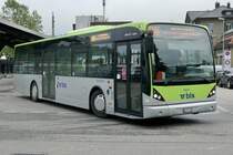 Van Hool A330 54 der Busland AG am 13.5.20 beim verlassen des Bahnhofplatz Burgdorf.