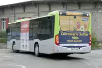 Heck des MB C2 hybrid 121 der Busland AG am 13.5.20 beim verlassen des Bahnhofplatzes in Burgdorf.