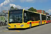 Wärend der Grossbaustelle zwischen Muttenz und Pratteln werden Busse als Tram Ersatz eingesetzt. Hier wartet der Mercedes Citaro 90 der BLT, auf der Linie 14, an der Endstation an der Rothausstrasse. Die Aufnahme stammt vom 19.05.2020.