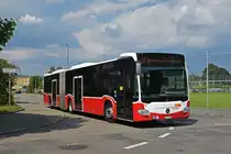 Wärend der Grossbaustelle zwischen Muttenz und Pratteln werden Busse aus Wien als Tram Ersatz auf der Linie 14 eingesetzt. Hier fährt der Mercedes Citaro 97 zur Endstation an der Rothausstrasse. Die Aufnahme stammt vom 28.05.2020.