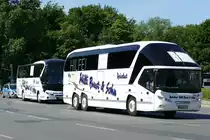 #busretten, Buskorso, hier am Standort Großer Stern in Berlin -Tiergarten am 27.05.2020 mit einem Neoplan Starliner.