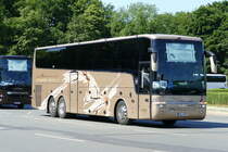 #busretten (Teil 1) -Buskorso am Standort Großer Stern in Berlin -Tiergarten am 27.05.2020, hier mit einem VanHool T916. (Teil 1)