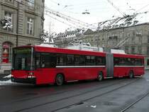 Bern Mobil - NAW Trolleybus Nr.20 unterwegs auf der Linie 12 in Bern am 12.12.2008