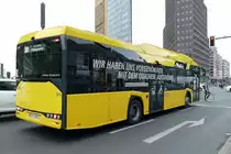 Solaris New urbino 12 electric '1815' auf der BVG Linie 300, Berlin/ Mitte /Potsdamer Platz im Juni 2020.