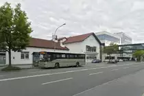 Mercedes-Benz O 550 (Integro) von Postbus (PT-12434) als Schienenersatzverkehr für die Karwendelbahn an der Haltestelle Bachlechnerstr./MED-EL. Aufgenommen 5.6.2020.