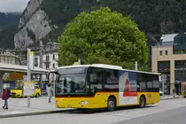 Mercedes Citaro der Post, auf der Linie 105, wartet an der Haltestelle beim Bahnhof Interlaken West. Die Aufnahme stammt vom 05.06.2020.