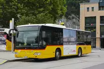 Mercedes Citaro der Post, auf der Linie 104, wartet an der Haltestelle beim Bahnhof Interlaken West. Die Aufnahme stammt vom 05.06.2020.