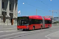 Volvo Bus 803 , auf der Linie 10, fährt zur Haltestelle Zytglogge. Die Aufnahme stammt vom 24.06.2020.