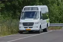 SL 5037, Mercedes Benz Sprinter von Sales Lentz, gesehen am 07.07.2020 in Wilwerwiltz am Bahnhof. 