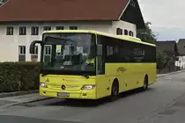 Mercedes-Benz O 550 (Integro) von Postbus (BD-13052) als Schienenersatzverkehr Zirl - Telfs in Inzing, Salzstraße. Aufgenommen 25.6.2020.
