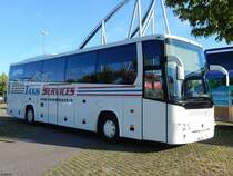 Volvo 9900 von Taxis Services aus der Schweiz am Europapark Rust am 23.06.2018