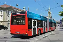 Hess Elektrobus 203, auf der Linie 17, fährt zur Haltestelle beim Bahnhof Bern. Die Aufnahme stammt vom 24.06.2020.