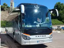 Setra 516 HD von Kramer Touristik aus Deutschland im Stadthafen Sassnitz am 01.07.2018
