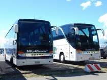 Setra 417 HDH von Walliser Reisen aus der Schweiz und Setra 416 HDH von Lippe Bus aus Deutschland im Stadthafen Sassnitz am 01.07.2018