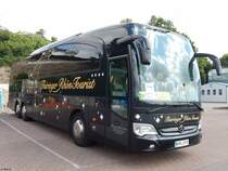 Mercedes Travego von Thüringer RhönTourist aus Deutschland im Stadthafen Sassnitz am 15.07.2018