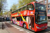 Volvo B9TL Unvi Urbis 2.5DD von City Sightseeing Amsterdam /BAKKER. AMS im April 2015.