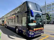 Setra 531 DT von Buchard Voyages am 11.8.20 auf dem Bahnhofplatz Bern als Bahnersatz nach Fribourg.