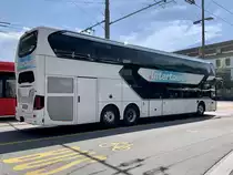 Heckansicht der Setra 531 DT von Intertours für den Bahnersatz nach Fribourg am 11.8.20 beim Bahnhof Bern.