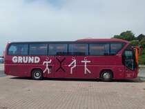 Neoplan Tourliner von Grund aus Deutschland im Stadthafen Sassnitz am 28.07.2018