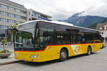 Mercedes Citaro der Post, auf der Linie 104, wartet an der Haltestelle beim Bahnhof Interlaken West. Die Aufnahme stammt vom 05.06.2020.