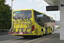 Setra S 415 LE business von Anton Specht (RE-RE 5) als Linie 100 am Bhf. Reutte. Aufgenommen 21.7.2020.