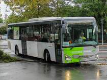 Graz. Aufgrund von Bauarbeiten auf der Steirischen Ostbahn wird verkehrt auf diesem Streckenabschnitt ein Schienenersatzverkehr. Ein IVECO Crossway von Watzke trifft hier als SV530 beim Ostbahnhof ein.