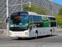 Graz. Aufgrund von Bauarbeiten auf der Steirischen Ostbahn wird verkehrt auf diesem Streckenabschnitt ein Schienenersatzverkehr. Ein MAN Lions Regio von Tropper wartet ist hier bei der Messe zu sehen.