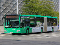Graz. Aufgrund von Bauarbeiten auf der Linie 4 verkehrt auf diesem Streckenabschnitt ein Schienenersatzverkehr, hier ist Wagen 25 der Graz Linien bei der Messe zu sehen.