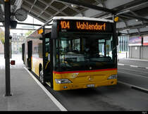 Postauto - Mercedes Citaro BE  560407 in der Postauto Haltestellen auf dem Dach des SBB Bahnhof Bern am 07.09.2020
