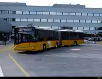 Postauto - Solaris BE 813682 in Bern bei den Postauto Haltestellen auf dem Dach des Bahnhof Bern am 07.09.2020