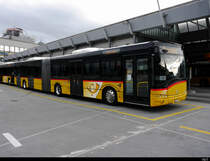 Postauto - Solaris BE 813683 in Bern bei den Postauto Haltestellen auf dem Dach des Bahnhof Bern am 07.09.2020
