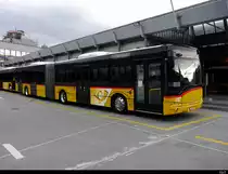 Postauto - Solaris BE 813683 in Bern bei den Postauto Haltestellen auf dem Dach des Bahnhof Bern am 07.09.2020