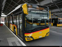 Postauto - Solaris BE 425040 in Bern bei den Postauto Haltestellen auf dem Dach des Bahnhof Bern am 07.09.2020