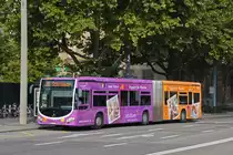 Mercedes Citaro 7017 mit der Werbung für das Adullam Pflegezentrum, auf der Linie 36, fährt am 17.09.2020 zur Haltestelle am badischen Bahnhof.