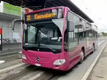 MB C2 K 437 von Bernmobil mit Moonliner Vollwerbung am 24.9.20 beim Bahnhof Brünnen Westside.