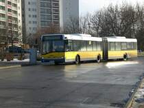 Solaris Urbino auf der Linie 195 am S-Bahnhof Marzahn.