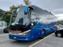 Setra 516 HD 10 von Zerzuben am 27.9.20 beim Bahnhof Thun.