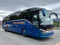 Setra 516 HD 10 von Zerzuben steht am 27.9.20 beim Bahnhof Thun.