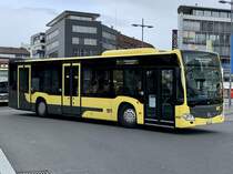 MB C2 402 der STI am 27.9.20 bei der Abfahrt beim Bahnhof Thun.