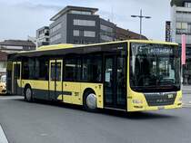 MAN Lion's City 400 der STI am 27.9.20 bei der Abfahrt vom Bahnhof Thun.